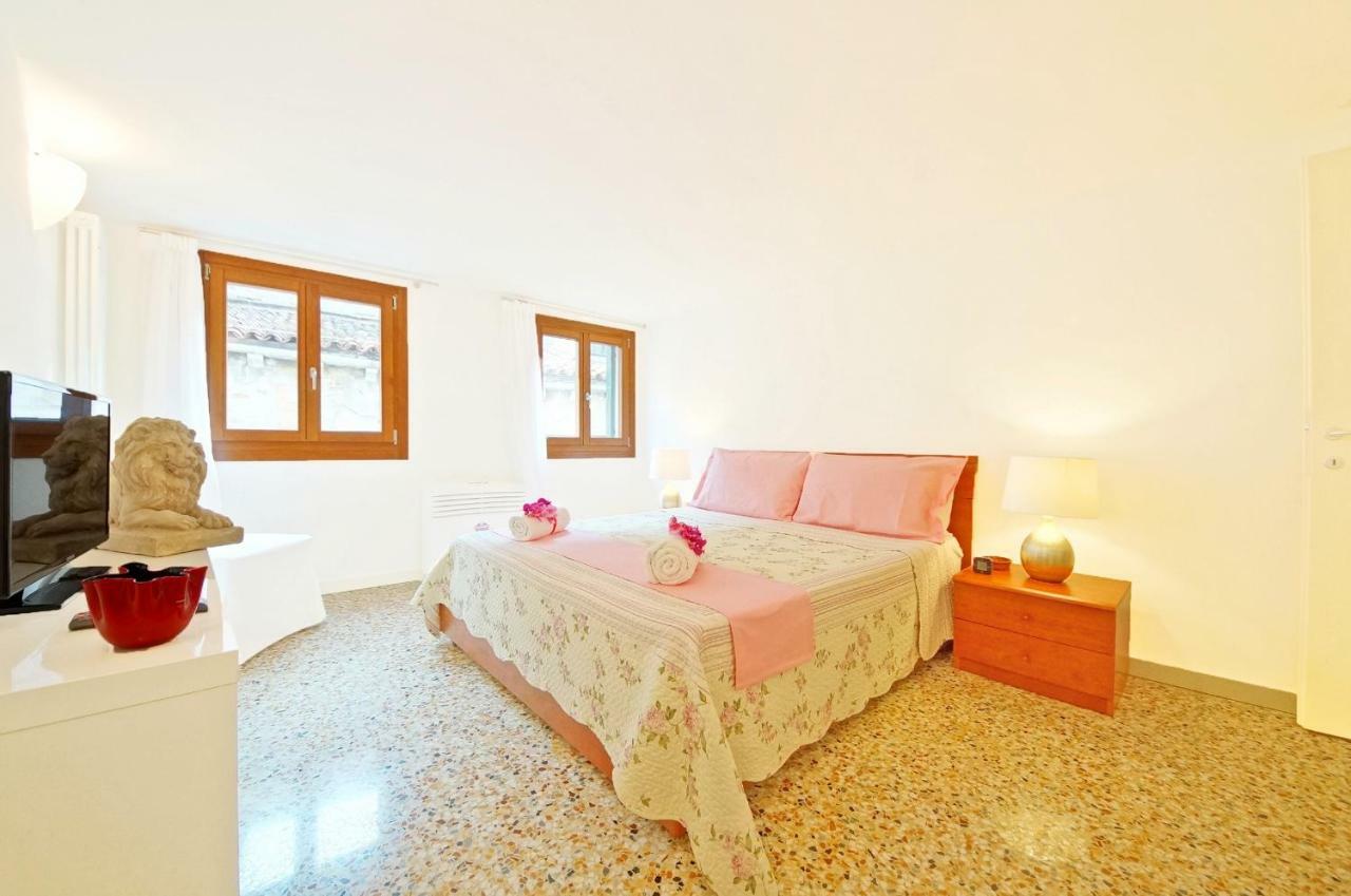 Sant'Aponal Apartment Rialto Venecia Exterior foto